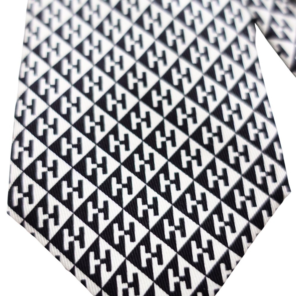 HERMES Necktie Skinny Tie Black & White 100% Silk Geometric France 5446 NWOT